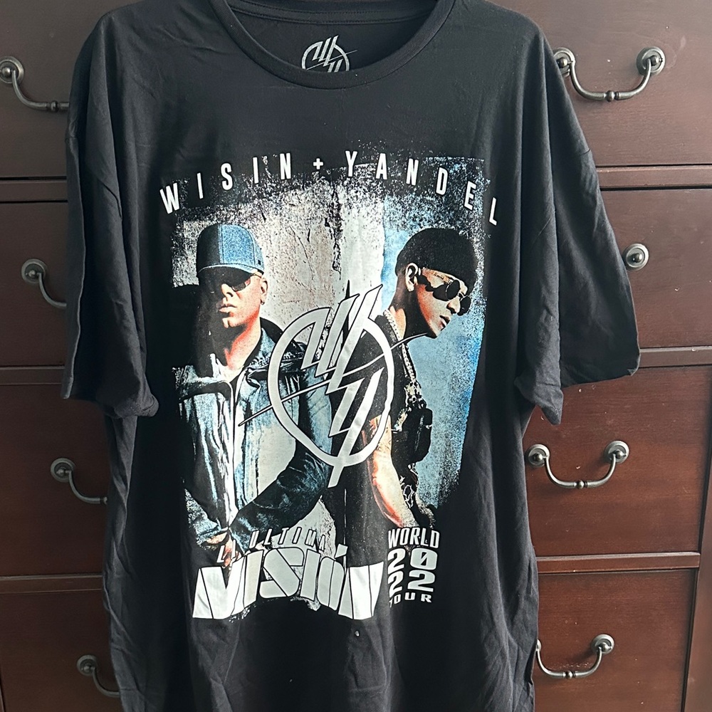 Wisin + Yandel La Ultima Mision 2022 World Tour Concert Tee